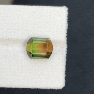 Pierre précieuse tourmaline bicolore naturelle, 7,21 carats, 11,5x9 mm, teinte vert-rouge et brun pour la création de bijoux - Product Image 3
