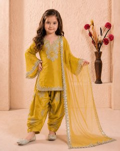 NOIIR PIGEON Ensemble Fille Traditionnel de Créateur pour Fête, Haut en Soie de Verre Romaine, Pantalon Palazzo Farshi et Dupatta Brodé, Infroissable - Product Image 1