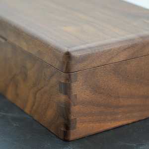 Caja de Almacenamiento de Madera Minimalista con Tapa para Decoración del Hogar - Product Image 1