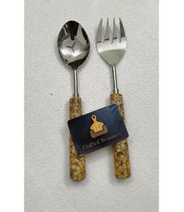 Juego de servidores de ensalada de resina epoxi con diseño de piedra incrustada, juego de cuchara y tenedor, utensilios de cocina para hotel al mejor precio. - Product Image 5