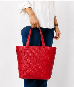 Sac fourre-tout d'épaule de luxe fait main en cuir véritable tressé couleur unie pour femme, idéal pour l'été, la plage, l'automne, l'hiver et le printemps - Product Image 3