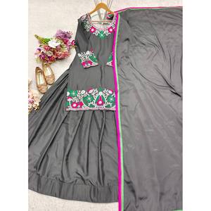 Conjunto de Top y Lehenga para Mujer con Dupatta para Fiestas - Product Image 1