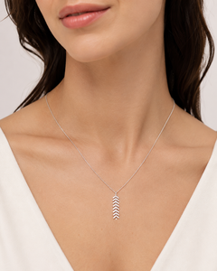 Collar con Colgante de Espina de Pescado |   Collar Minimalista de Plata de Ley 925 con Esqueleto de Pez, Joyería Costera Oceánica - Product Image 4
