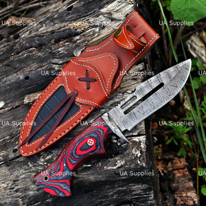 Cuchillo de caza para exteriores UA Supplies, de hoja fija de acero de Damasco forjado a mano de grado industrial, con punta caída y mango de madera Pakka roja y negra. - Product Image 4