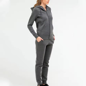 Survêtement zippé personnalisé pour femmes, idéal pour l'entraînement sportif et le jogging, coupe ajustée, pour la course à pied - Product Image 3