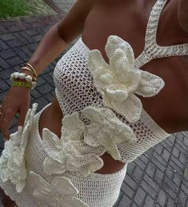 Mini-robe en crochet florale 3D pour femme, tenue moulante chic à découpes et col ras-du-cou, idéale pour l'été, la plage ou comme cache-maillot. - Product Image 2