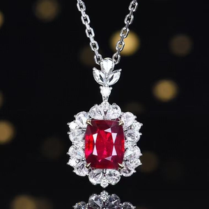 Colgante de Oro Rosa de 18K con Rubí Natural Sin Calentar de 166ct Corte Cojín Color Sangre de Pichón, Colgantes y Dijes de Diamantes - Product Image 4