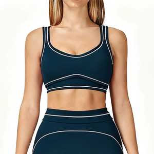 Ensemble de yoga 2 pièces personnalisé pour femme, polyvalent, à rayures et passepoil contrastant, comprenant un short cycliste taille haute et un soutien-gorge de sport rembourré à encolure dégagée, pour la gym - Product Image 6