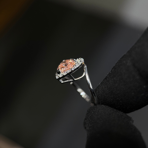 Bague halo en or 14 carats avec diamant rose intense fantaisie de 2 carats en forme de cœur, cultivé en laboratoire, certifié IGI, qualité VVS2 - Product Image 2