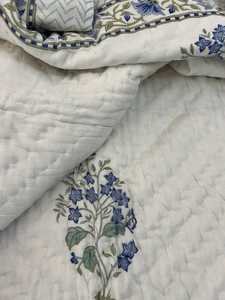 Ensemble de couette réversible en coton 100% imprimé à la main, motif paon royal et fleurs bleues, fait main pour la décoration de la maison et des hôtels - Product Image 6