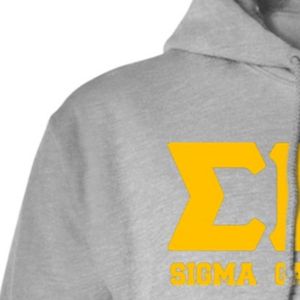 Sudadera con Capucha Estampada con el Escudo de la Hermandad Sigma Gamma Rho, Sudadera con Capucha para Mujer, Ropa Universitaria Griega Personalizada - Product Image 3