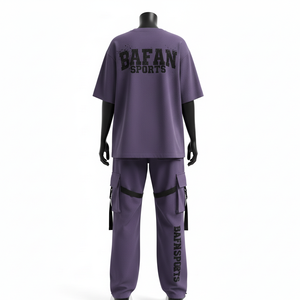 Conjunto de pantalón cargo y camiseta oversize de algodón y poliéster de 320 GSM, color morado, con logo serigrafiado para mujer. - Product Image 2