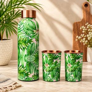 Bouteille d'eau en cuivre à motif de feuilles tropicales classique avec 2 verres, garniture bohème en métal réutilisable pour la maison et le bureau - Product Image 2