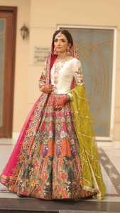 Vestido de novia pakistaní Mehndi Lehnga, diseño de diseñador, con bordados elaborados, conjunto indio y pakistaní, estilo étnico, tallas personalizadas - Product Image 6