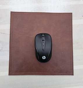 แผ่นรองเมาส์หนังวัวแท้คุณภาพระดับมืออาชีพ ราคาโรงงาน แผ่นรองโต๊ะทำงานผู้บริหารแบบสั่งทำพิเศษ ขนาดใหญ่ อุปกรณ์เครื่องเขียนสำหรับคอมพิวเตอร์ รุ่น LMP-0058 - Product Image 4