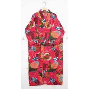 Camisón Kimono Largo Hecho a Mano 100% Algodón con Estampado Floral, Cuello en V, Mangas Largas, Cierre con Cordón, Transpirable y Ligero - Product Image 1