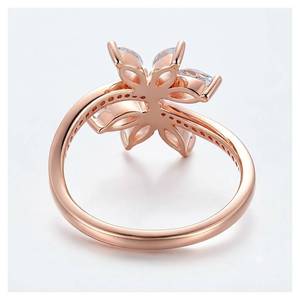 Anillo de Compromiso para Mujer con Diamante Natural Corte Pera CARATOVA DIAMONDS, Oro Amarillo de 10K, Regalo Ejecutivo, Venta al Por Mayor Personalizada - Product Image 3