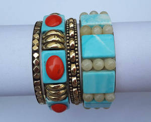 Bracelets et Joncs de Mode en Corne Naturelle Colorée – Bracelet Jonc avec un Design Exquis et de la meilleure qualité – METALCRAFTS - Product Image 1