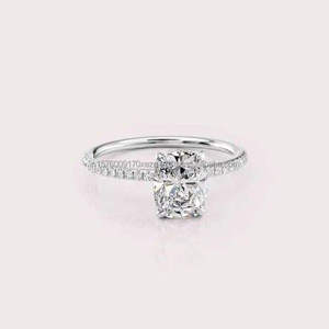 Anillo de compromiso de moissanita fabricado en India para amantes de la joyería fina, ideal para ceremonias de boda y momentos románticos, en venta. - Product Image 3