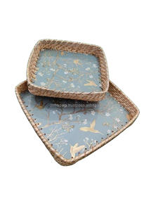 Juego de bandeja de ratán redonda hecha a mano de primera calidad con bandeja impresa en esmalte Elegancia asequible de la India para comedor y decoración - Product Image 4