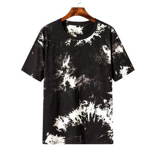 Camiseta de Manga Corta para Hombre, Cuello Redondo, Estampado Tie Dye Naranja y Negro, Estilo Casual, Tejido de Punto, Corte Regular - Product Image 5
