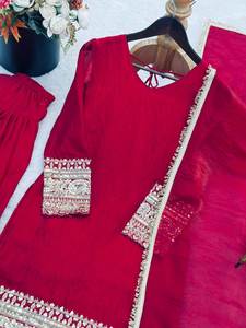 Compre un llamativo conjunto de 3 piezas de salwar kameez de seda pura, completamente cosido y listo para usar, con dupatta, a precio de mayoreo. - Product Image 3