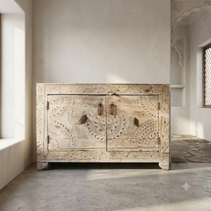 Aparador de Madera Reciclada Vintage con Puertas Dobles Talladas a Mano, Acabado Rústico Desgastado, Mueble de Almacenamiento - Product Image 3