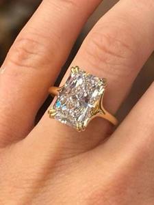 Elegante Anillo de Compromiso con Diamante Cultivado en Laboratorio de 1.20 CT, Corte Radiante, Oro Amarillo de Lujo, Regalo de Aniversario, Certificado IGI - Product Image 3