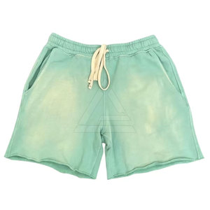 Shorts délavés pour hommes, fabriqués en tissu doux, parfaits pour l'été, le streetwear décontracté et les tenues quotidiennes confortables et élégantes. - Product Image 2