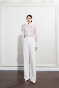 Blouses et chemises pour femmes en gros, ODM SERPENTINE STRIPE BLOUSE, blouses élégantes à manches longues en tissu CUPRO pour femmes de WhiteAnt - Product Image 2