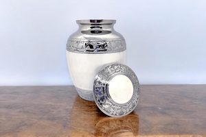 Urne funéraire sophistiquée en aluminium pour cendres d'adultes, avec couvercle à vis sécurisé, pour souvenir commémoratif - Product Image 3