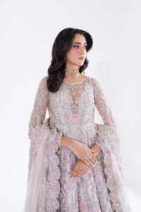 Vestido de novia de moda con cintura adornada con cuentas brillantes, falda de tul en capas y escote romántico tipo corazón para la novia. - Product Image 3