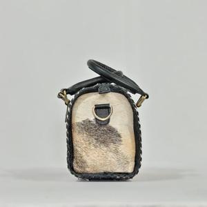 Sac de sport léger et imperméable en cuir véritable noir et blanc, fourrure, fait main, tendance 2026, style mini Speedy - Product Image 3