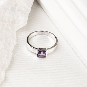 Bague artisanale en argent sterling 925 massif avec améthyste sertie clos, bijou naturel de haute qualité pour la guérison des chakras, idéale pour les mariages - Product Image 6