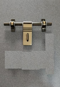 Pestillo de Acero Inoxidable con Diseño Moderno de Puntos para Puertas Residenciales y de Oficina al Mejor Precio - Product Image 3
