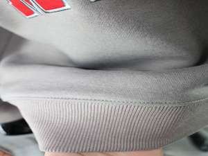 Sweat-shirt à col montant MCGUIRE GREY 100% RED avec broderie appliquée, col large, CLUSH SPORTS - Product Image 5