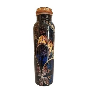 Botella de agua de cobre con diseño floral negro, estilo de vida sostenible, portátil, para viajes, con tapa. - Product Image 4