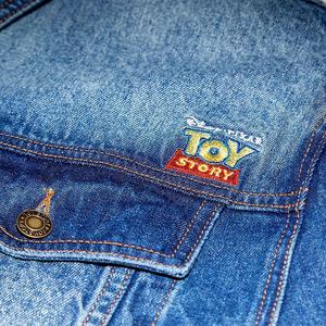 Veste en jean d'hiver unisexe élégante brodée de logo personnalisé, polyvalente et durable avec décoration de boutons, vêtements d'hiver - Product Image 4