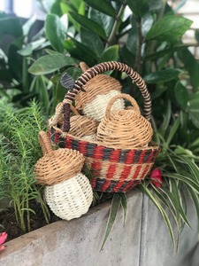 Jouet en rotin en forme de maison de champignon et hochets - Product Image 4