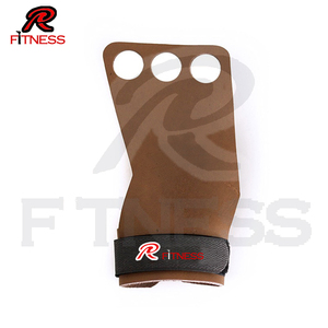 RC Fitness Wear ที่จับออกกำลังกายแบบ 3 รู ทำจากคาร์บอนสังเคราะห์ ป้องกันฝ่ามือ สำหรับยกน้ำหนัก ยิมนาสติก ดึงข้อ วิดพื้น - Product Image 3