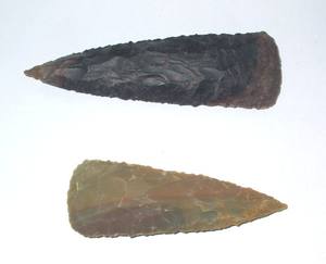 Puntas de Flecha de Ágata Decoradas con Grabado - Arte y Coleccionable de Piedras Preciosas Naturales - Product Image 1