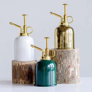 Bouteille de monsieur galvanisée en laiton et en cuivre de qualité supérieure pour arroser les plantes de la maison et du jardin - Product Image 2