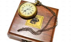 Reloj de bolsillo de barco analógico de latón de aspecto antiguo con caja de madera Cadena de reloj de bolsillo de latón antiguo CHLW044 de Calvin handcraft - Product Image 5