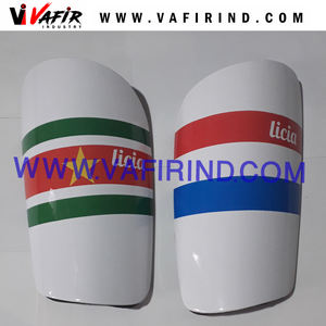 Espinillera de fútbol de fibra de carbono y poliéster de 3 piezas personalizada al por mayor Espinillera flexible - Product Image 5