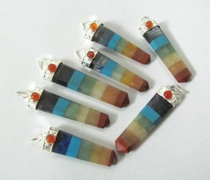 Colgantes de los Siete Chakras de Buena Calidad: Colgantes de los Siete Chakras en Venta - Product Image 1