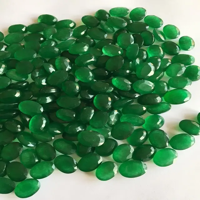 Lose Edelstein der grünen Jade