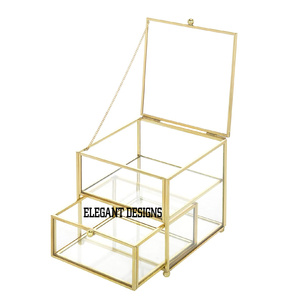 Boîte à bijoux en métal et verre en or Boîte à bijoux moderne de grande qualité de créateur attrayante Boîte à bijoux classique de dernière génération à bas prix - Product Image 1