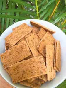 Craquelins de noix de coco croustillants Safimex, collation légère et savoureuse, naturellement sucrée, croustillante aux graines, fabriquée à Hô Chi Minh pour la vente au détail alimentaire - Product Image 4