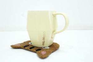 "Posavasos de gato de fieltro de 13CM"-"Posavasos blanco con forma de gato hecho de lana natural 100%"-"Posavasos de mesa de lana natural para decoraciones de cocina"" - Product Image 5