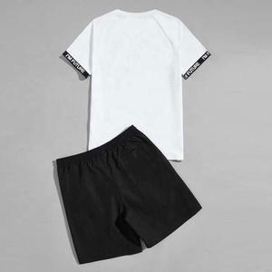 Conjunto de 2 piezas formado por Inspire Apparel para hombre, camisetas y pantalones cortos con diseño de rayas laterales y contraste de logotipo personalizado, venta al por mayor - Product Image 2